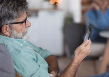 Seven ways to protect your mobile phone from hackers